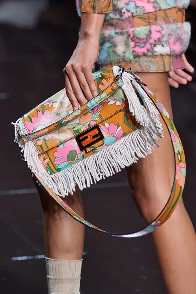 Look 143